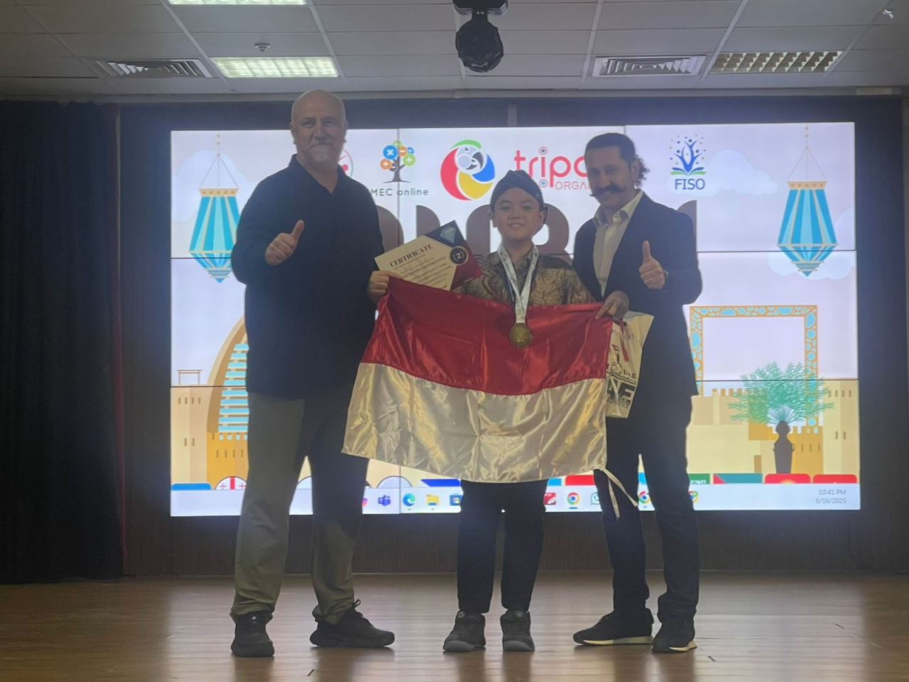 Harumkan Nama Indonesia, Siswa SMP Surabaya Juara Olimpiade Matematika Dunia di Dubai