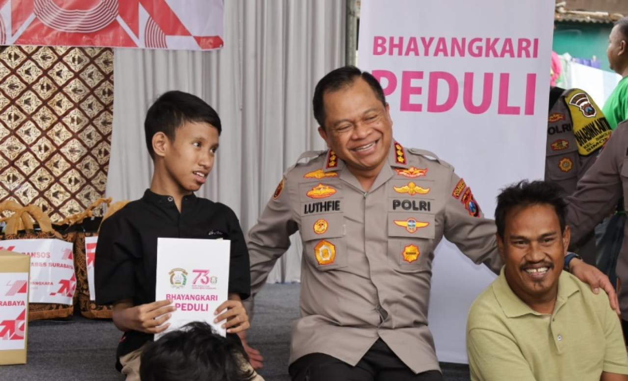 Hari Bhayangkara ke-79 Polrestabes Surabaya dan Bhayangkari Bantu Kaum Difabel