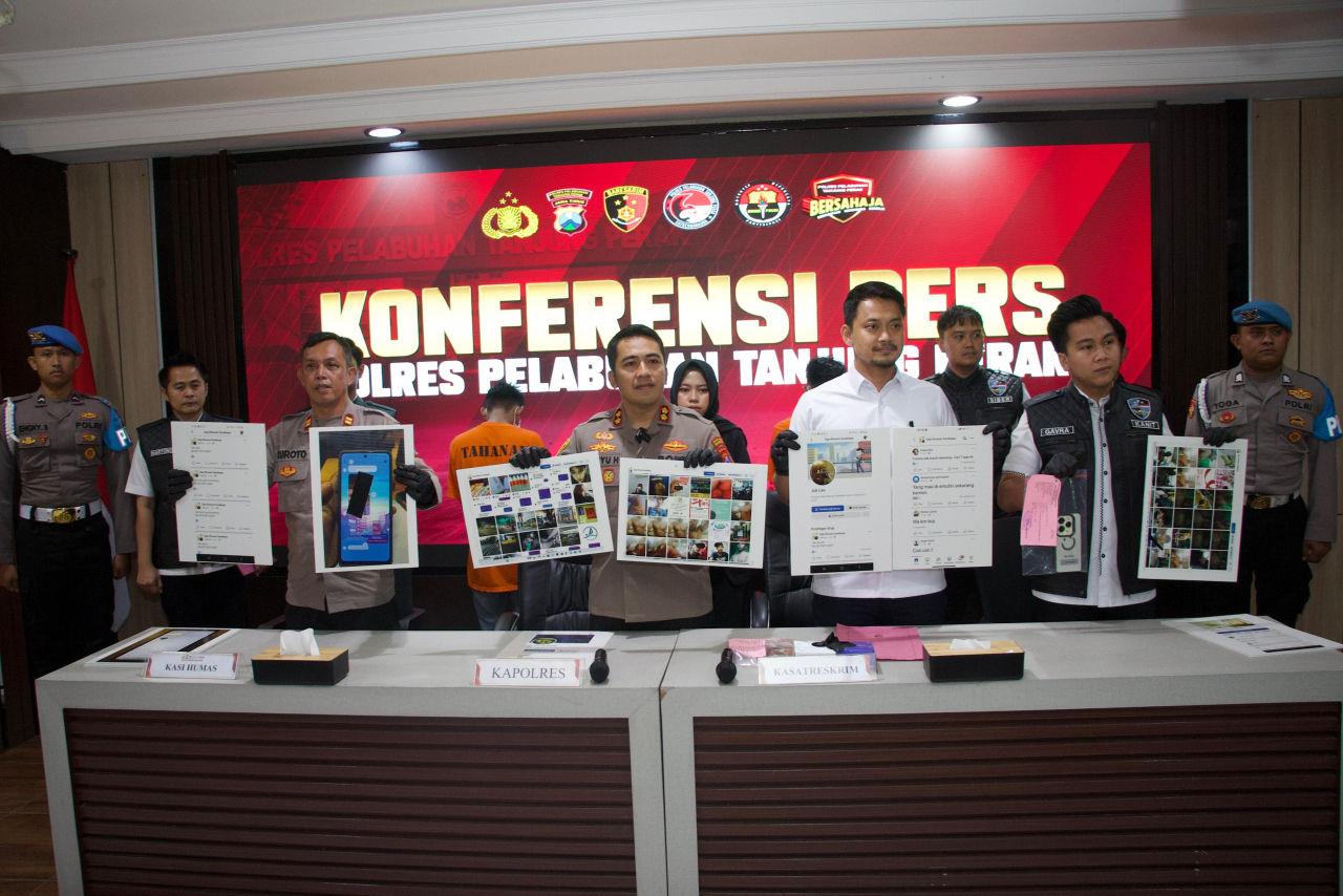 Polres Pelabuhan Tanjung Perak Ungkap Grup Facebook "Gay Khusus Surabaya", Dua Orang Jadi Tersangka