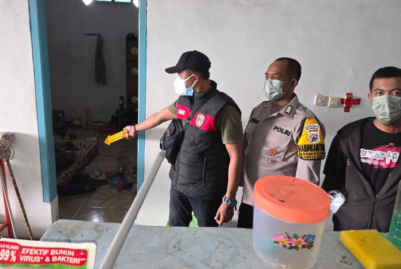 Pria Sidoarjo Ditemukan Tewas Membusuk di Kamar Kos Driyorejo Gresik