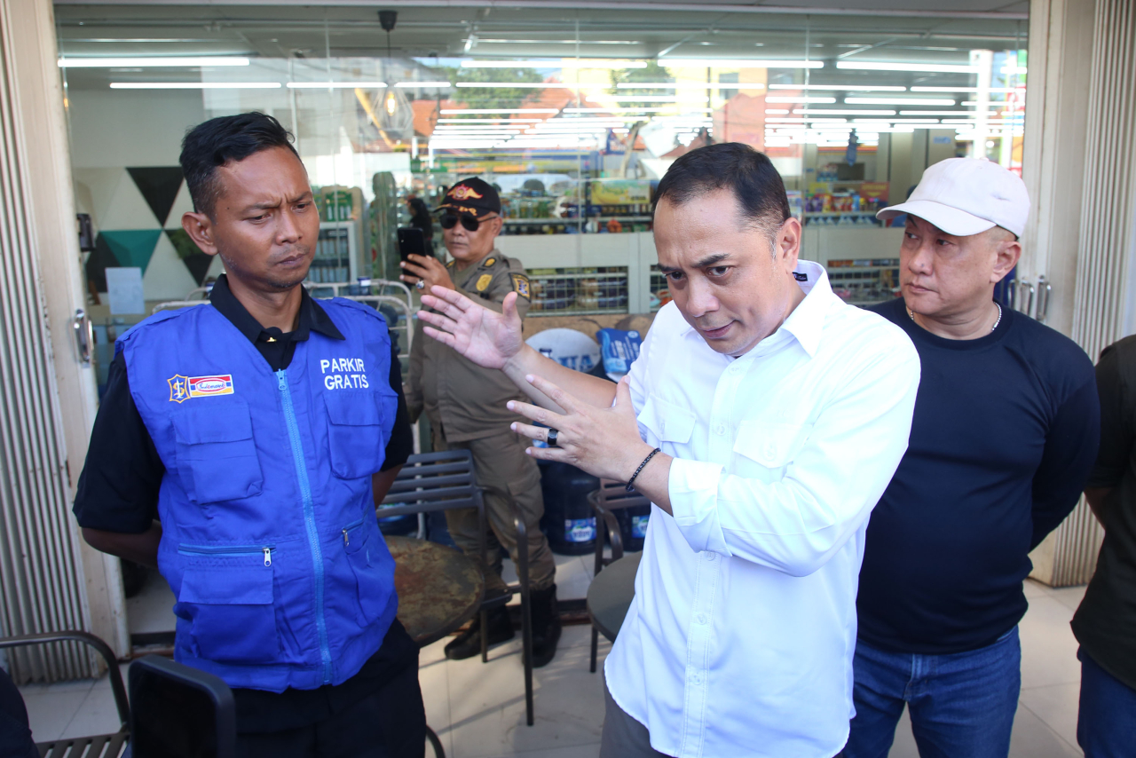 Ini Alasan Wali Kota Eri Cahyadi Segel Minimarket yang Tak Sediakan Jukir Resmi