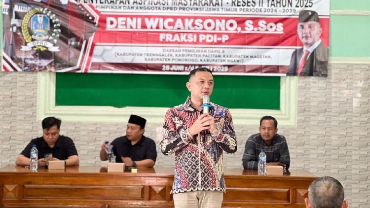 Disambati Mahalnya Seragam SMA/SMK, Wakil Ketua DPRD Jatim: Harus Dievaluasi