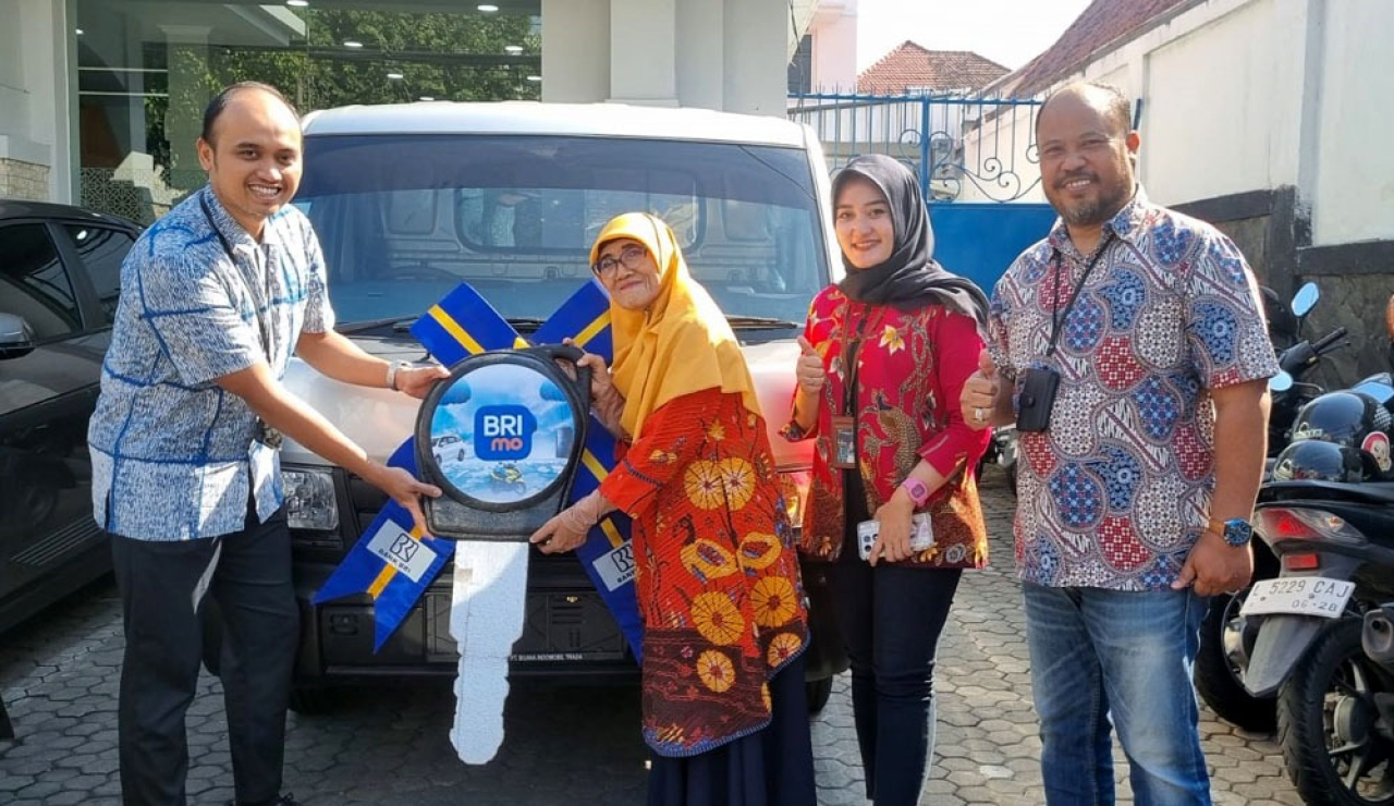 BRI Surabaya Gelar Undian PHS dengan Hadiah Mobil, Motor, dan Sepeda Listrik