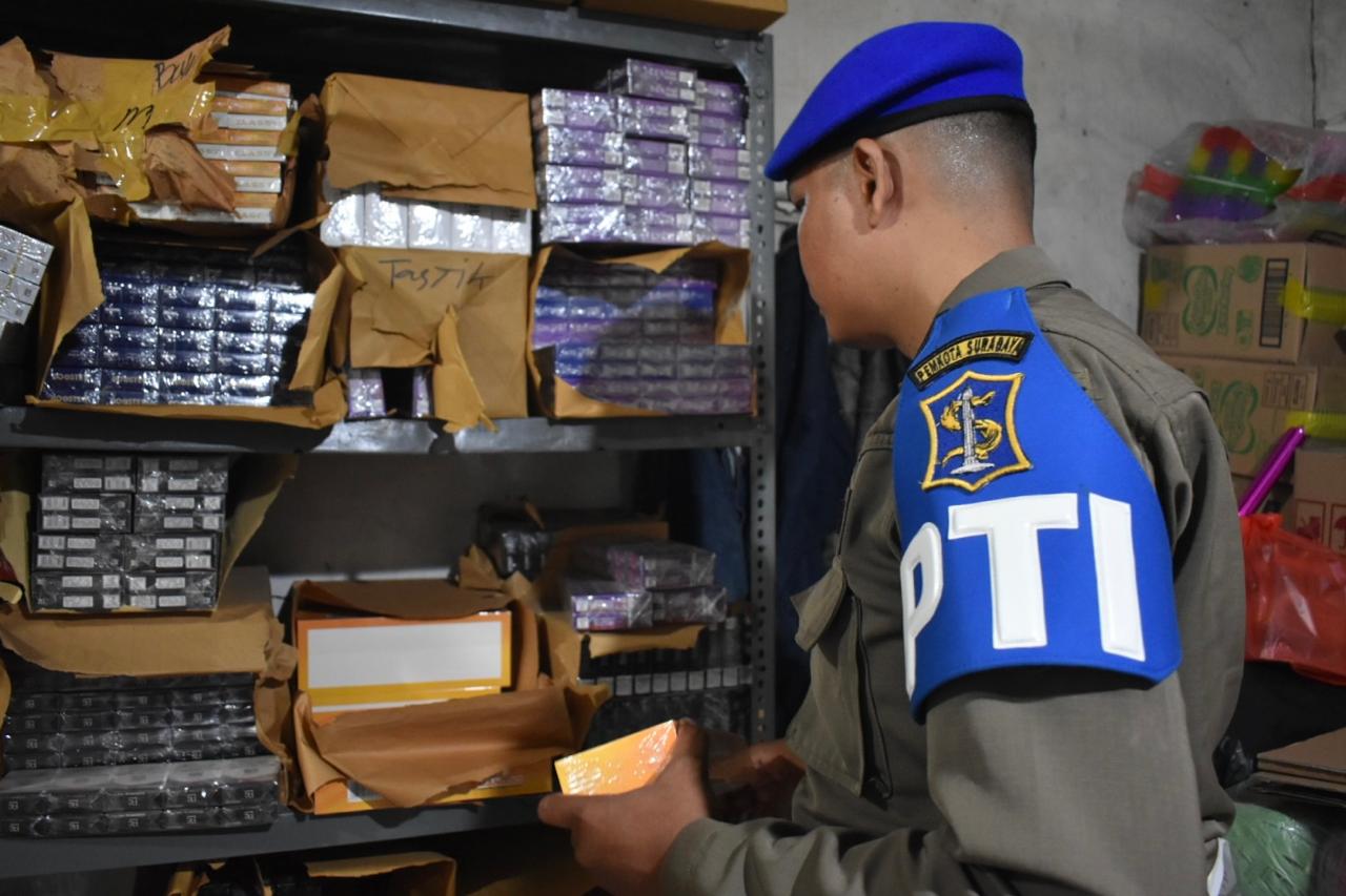 Satpol PP Surabaya dan Bea Cukai Sidoarjo Amankan Lebih dari 500.000 Batang Rokok Tanpa Cukai
