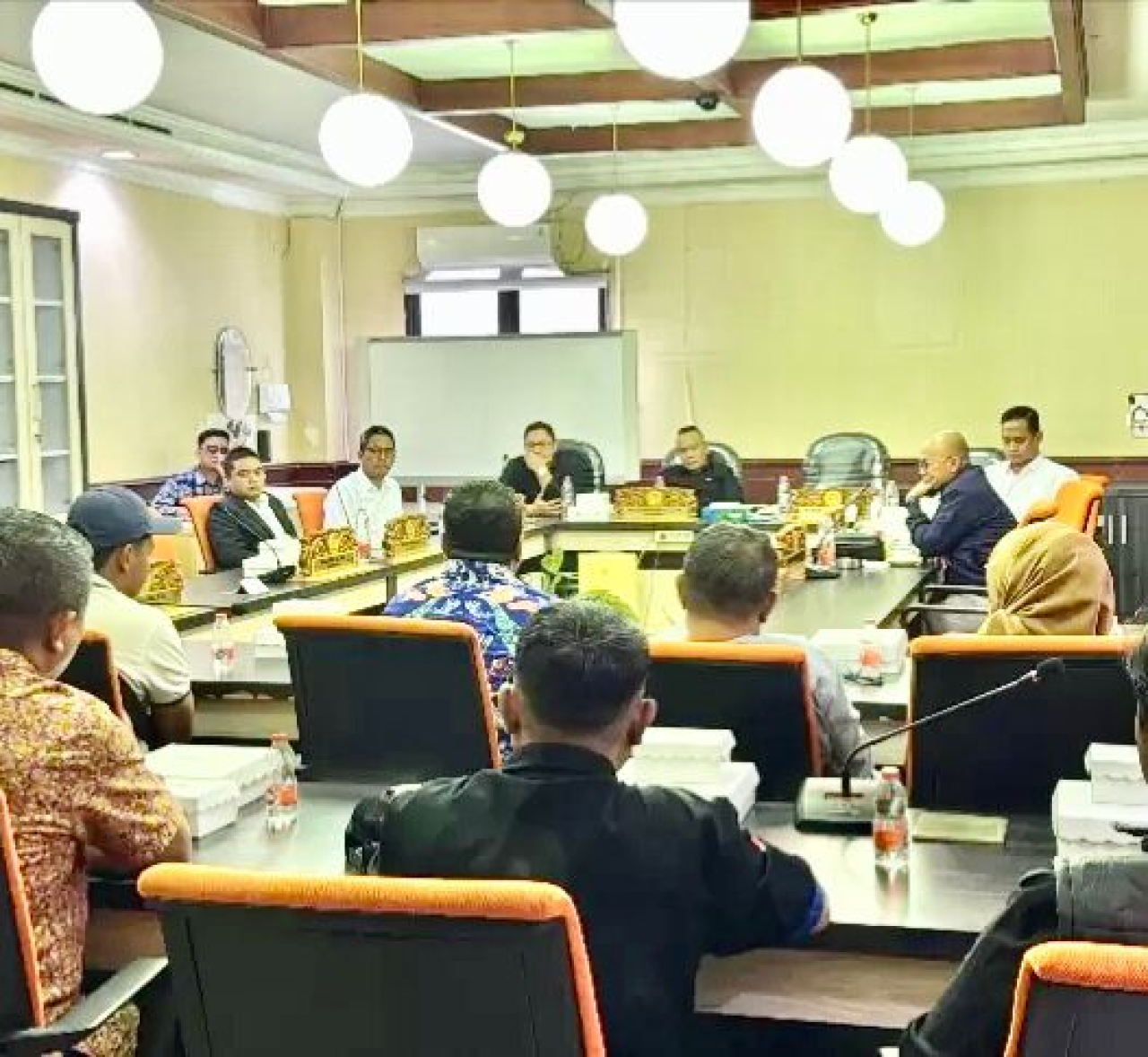 Hearing Komisi A DPRD Surabaya bersama Satpol PP, Jumat (29/8/2025).