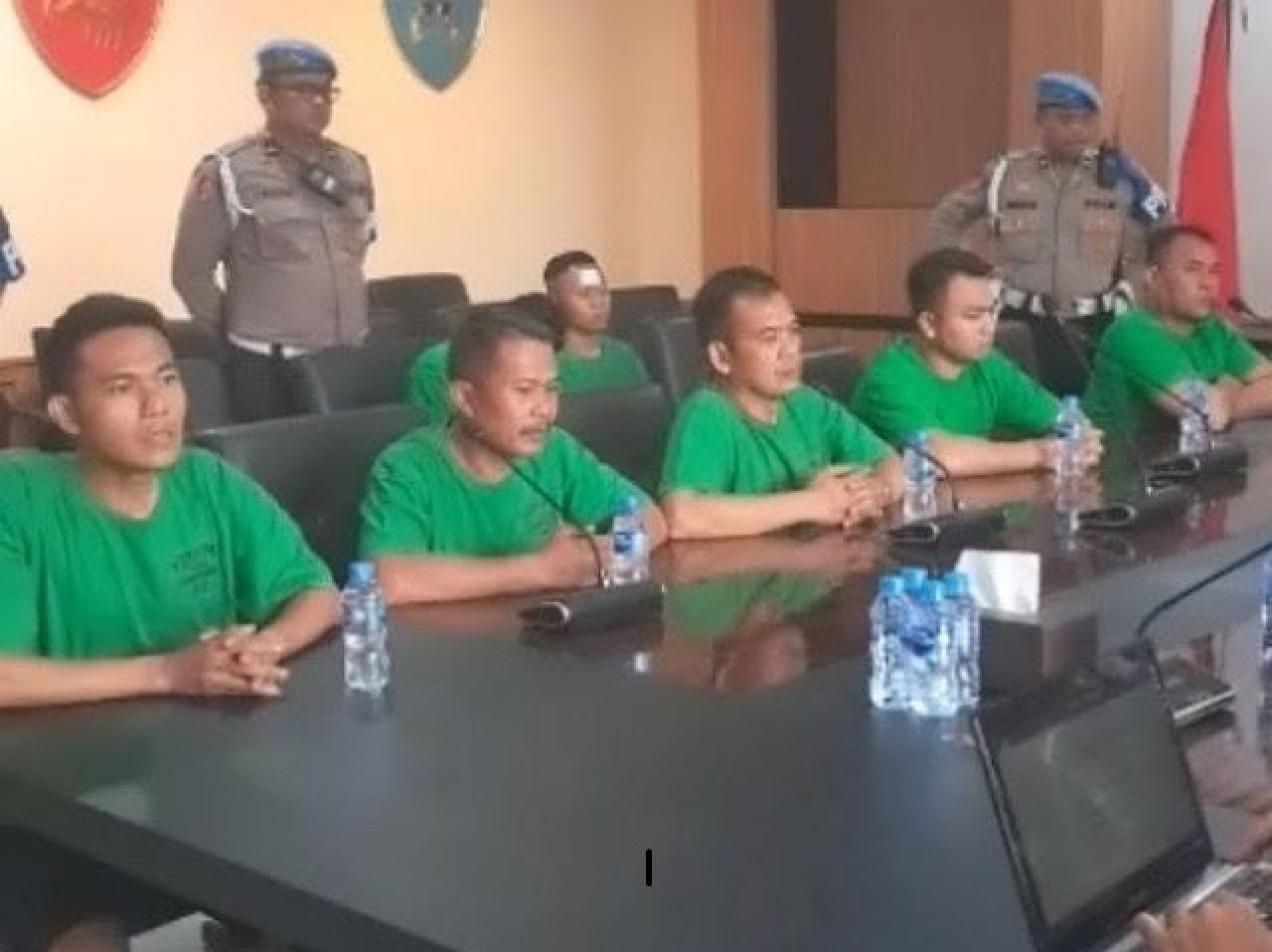 Tujuh oknum Brimob yang melindas driver ojol