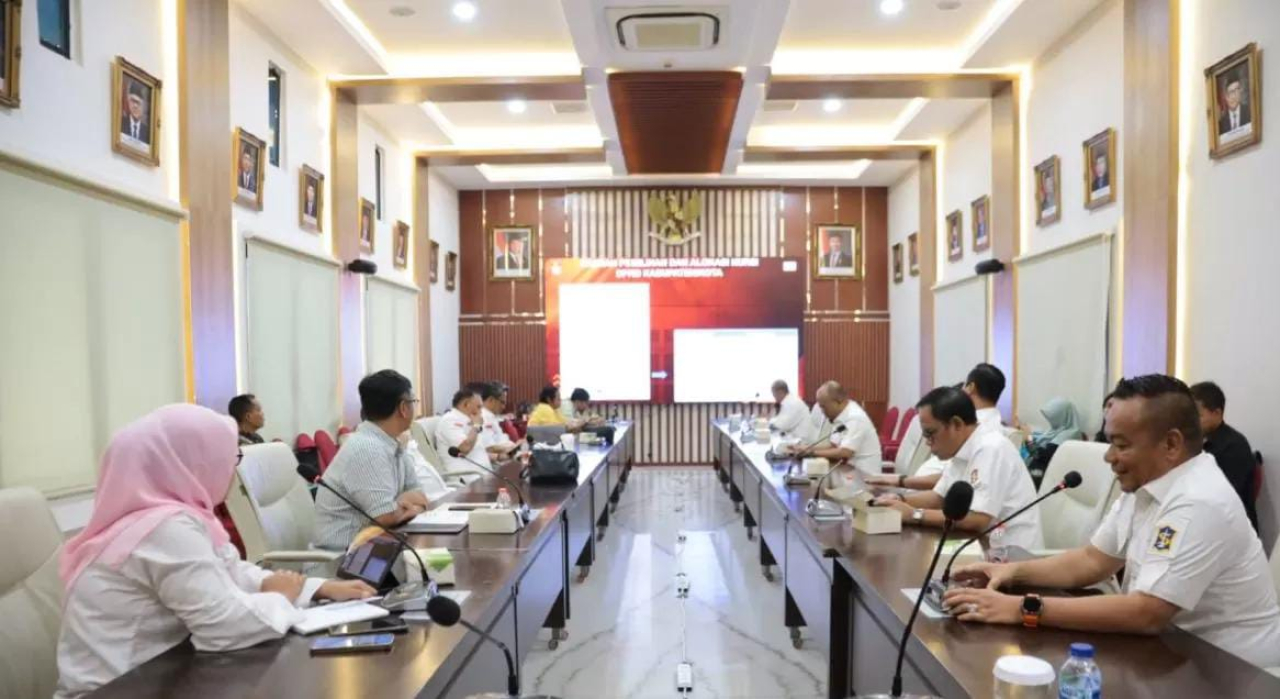 Komisi A DPRD Kota Surabaya konsultasi ke Komisi Pemilihan Umum (KPU) RI di Jakarta