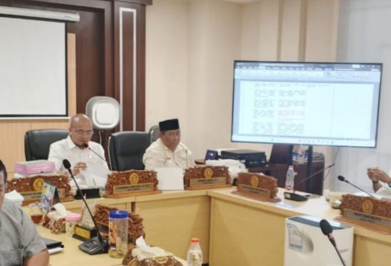Rapat Panitia Khusus (Pansus) Raperda Perumda Taman Satwa Kebun Binatang Surabaya