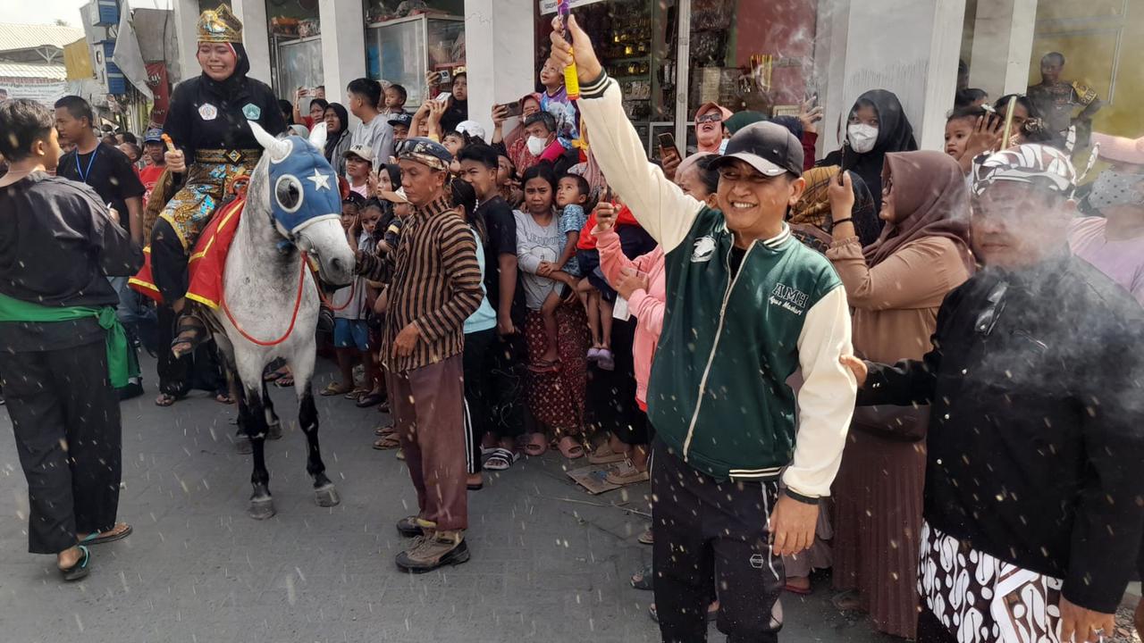 Pasar Benowo menggelar ruwat pasar tahunan sekaligus memperingati Maulid Nabi Muhammad