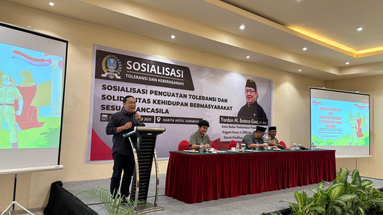 Anggota Komisi A DPRD Provinsi Jawa Timur, Yordan M Batara Goa, menggelar Sosialisasi Penguatan Toleransi dan Solidaritas Kehidupan Masyarakat Sesuai Pancasila di Hotel Narita, Surabaya, Sabtu (11/10/25).