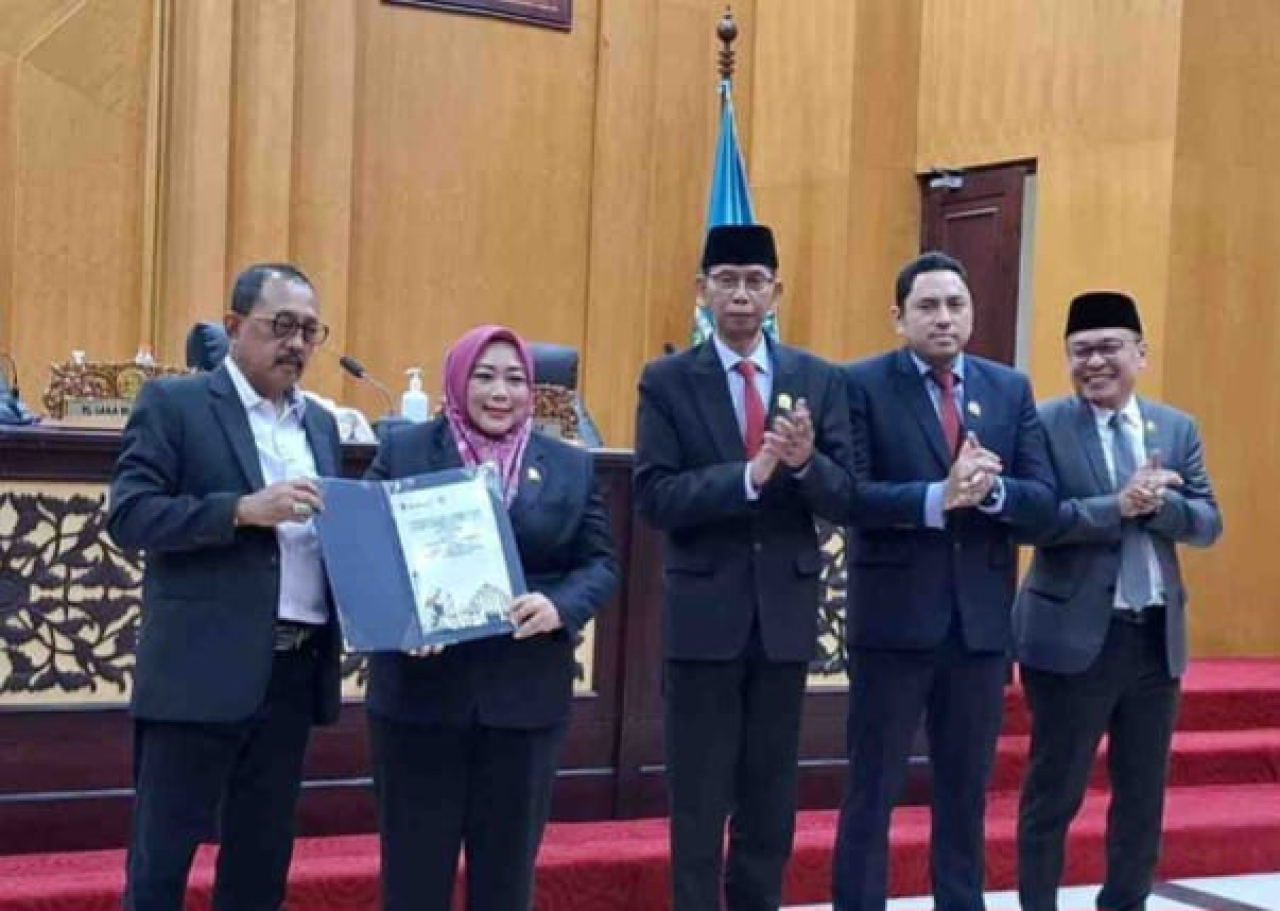Wawali Armuji dan pimpinan DPRD Surabaya
