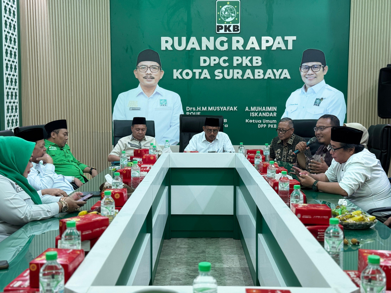 Ketua DPC PKB Surabaya Musyafak Rouf menerima kunjungan pengurus KPU Surabaya