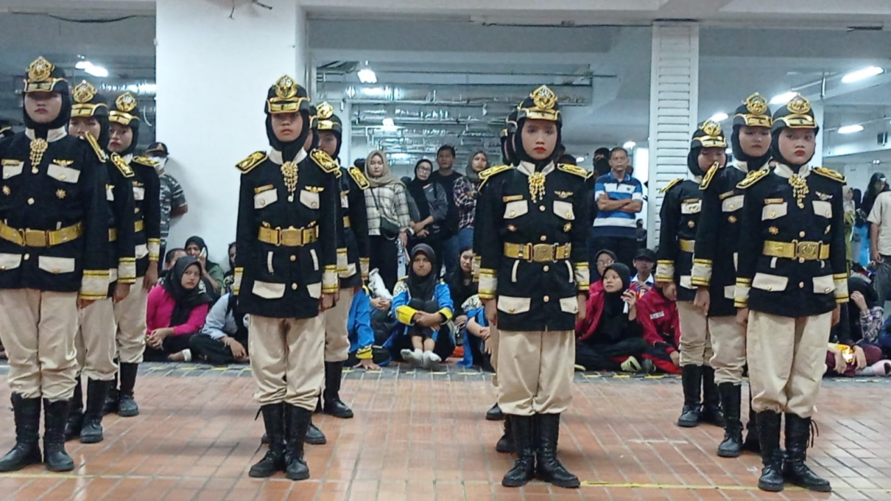 Lomba Ketangkasan Baris Berbaris (LKBB) di Hitech Mall Surabaya