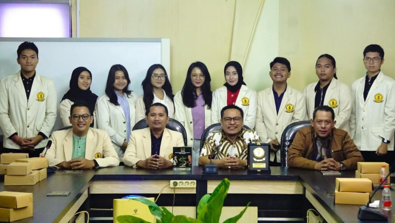 Wakil Ketua DPRD Kota Surabaya, Arif Fathoni, menerima kunjungan civitas akademika Universitas Wijaya Kusuma Surabaya (UWKS)
