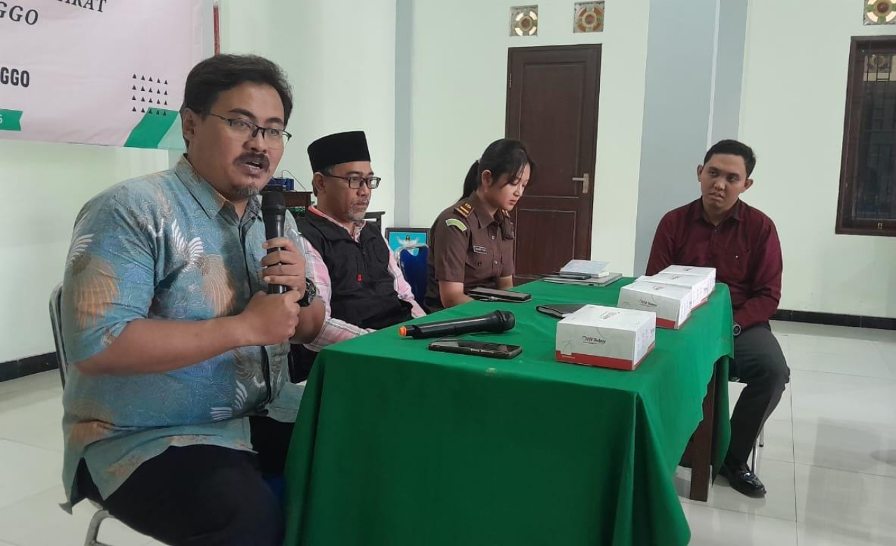 Pertemuan Tim Pengawasan Aliran Kepercayaan dan Aliran Keagamaan Masyarakat (PAKEM) Kejaksaan Negeri Probolinggo bersama FKUB Kota Probolinggo melaksanakan kunjungan kerja ke dua rumah ibadah, Selasa (4/11/2025).