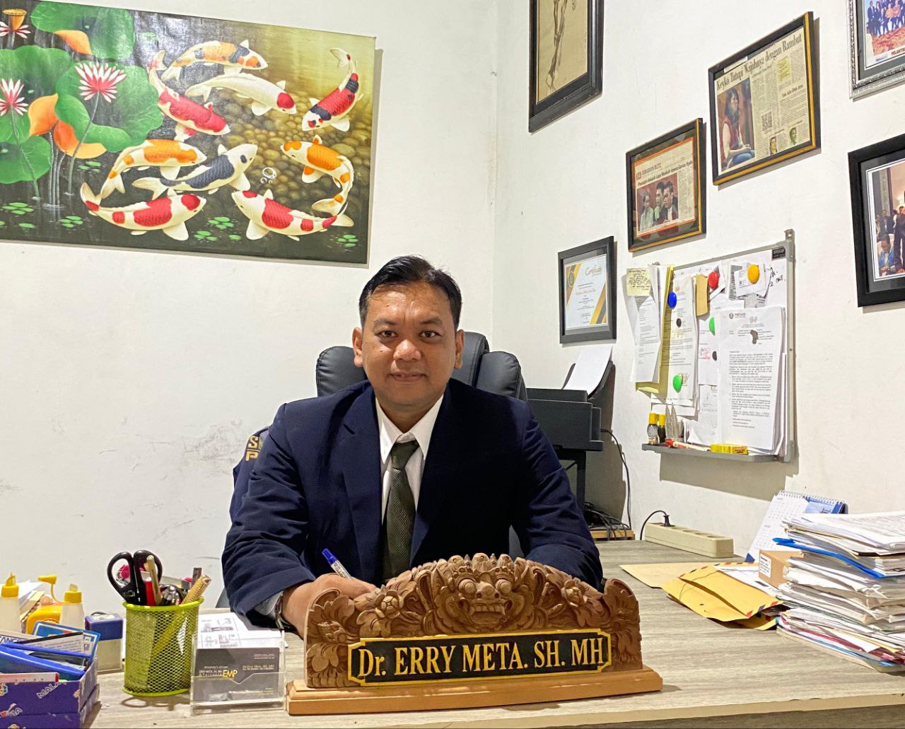 Ahli Hukum Tata Negara sekaligus dosen Universitas Wijaya Putra, Dr. Erry Meta, S.H., M.H,
