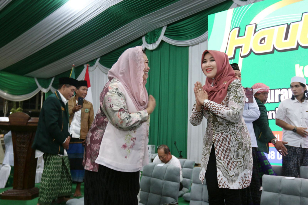Yenny Wahid dan Lia Istifhama