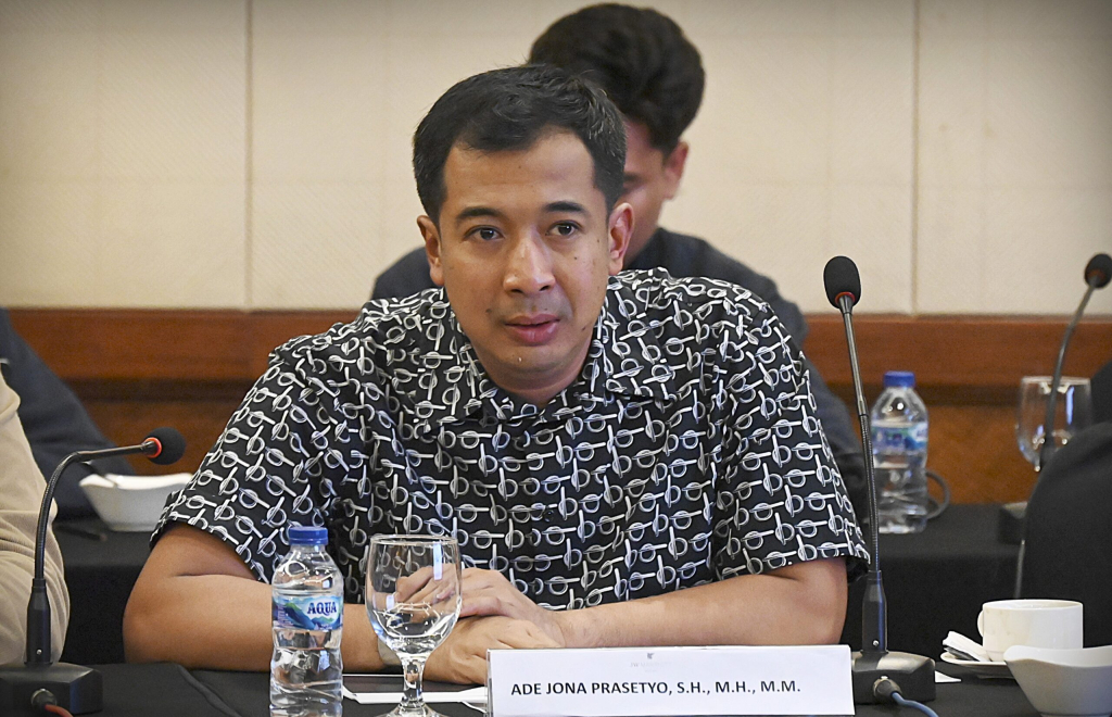 Ade Jona Prasetyo