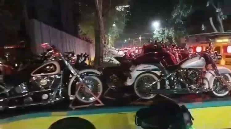 Geledah Rumah Silmy Karim, KPK Angkut Mobil Sport Porsche, Motor Harley hingga Berbagai Mata Uang Valas