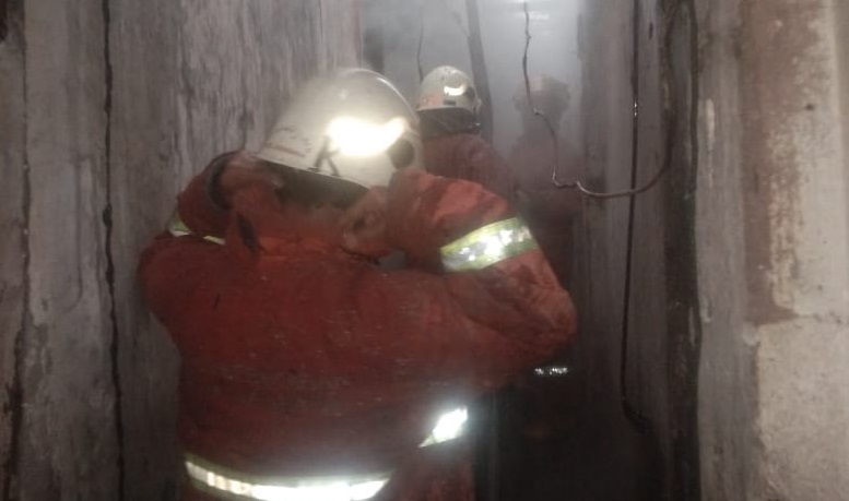 Dua Kamar Tidur Terbakar di Surabaya, 13 Unit PMK Diterjunkan