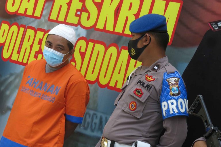 Hina Polisi Pengemis Berseragam di FB, Sopir Truk Ditangkap