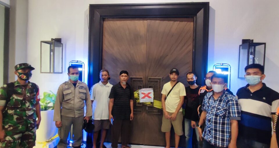 RHU Tanpa Ijin Berkedok Restoran, Whisper Lounge & Restaurant Disegel Satpol PP