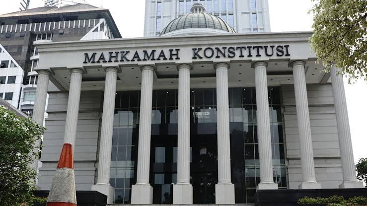 MK: TNI-Polri Bisa Duduki Jabatan Sipil Setelah Pensiun Atau Mundur