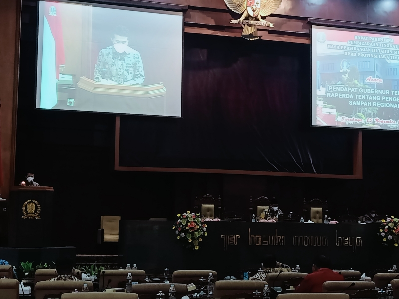 Pemprov Jatim Dukung Raperda Pengelolaan Sampah Regional jadi Perda