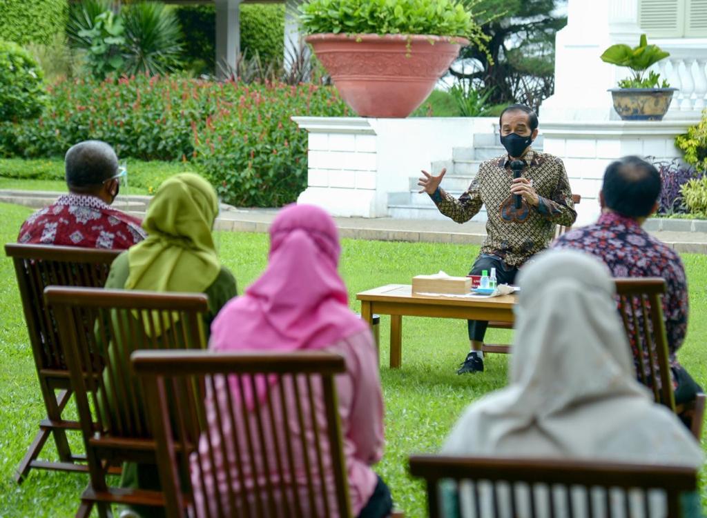 Ringankan Beban Rakyat Saat Pandemi, Jokowi Beri Modal Rp 2,4 Juta