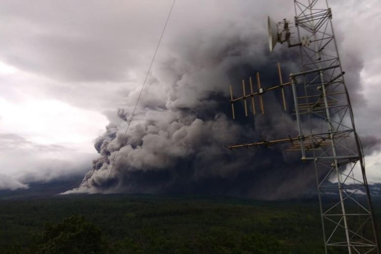 Letusan Gunung Semeru Masih Terjadi, Masyarakat Diminta Waspada