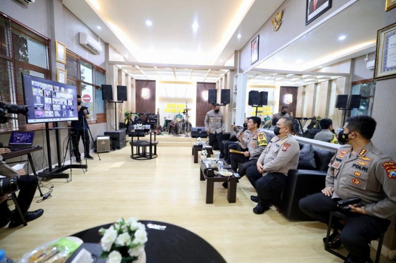 Kapolda Jatim Semangati Anggota yang Sakit dengan Aplikasi E-Yankes