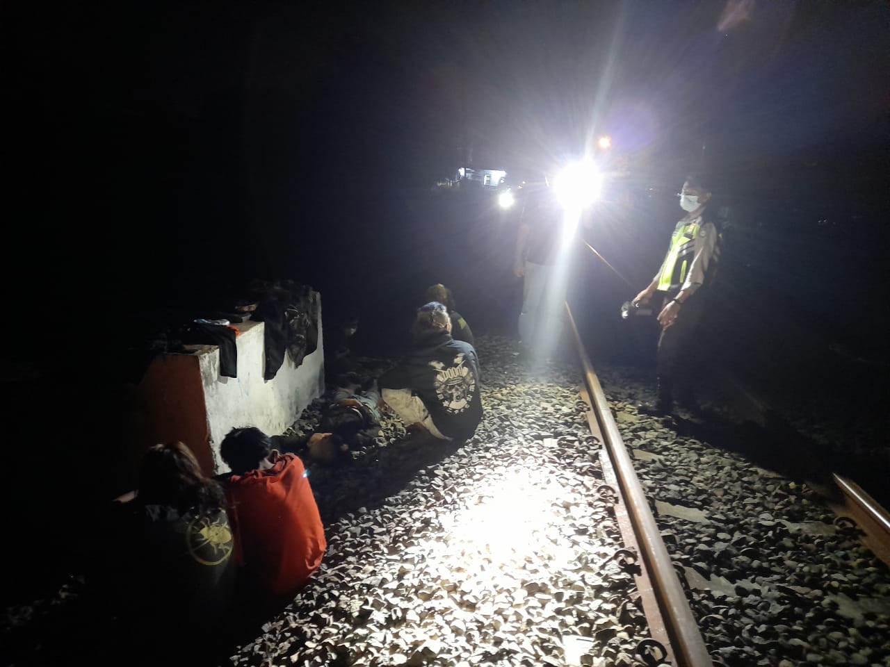 Mabuk, Pemuda Kediri Diserempet Kereta Api