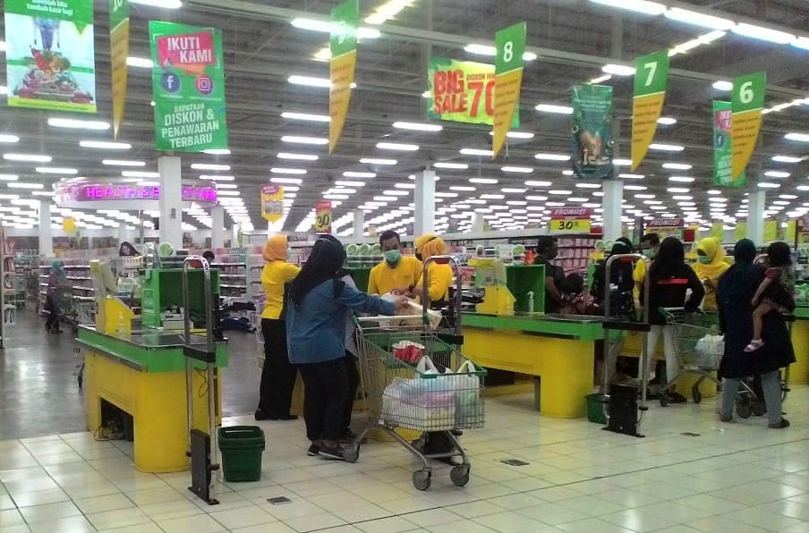 Jelang Penutupan Giant, Karyawan Tak Siap Jadi Pengangguran