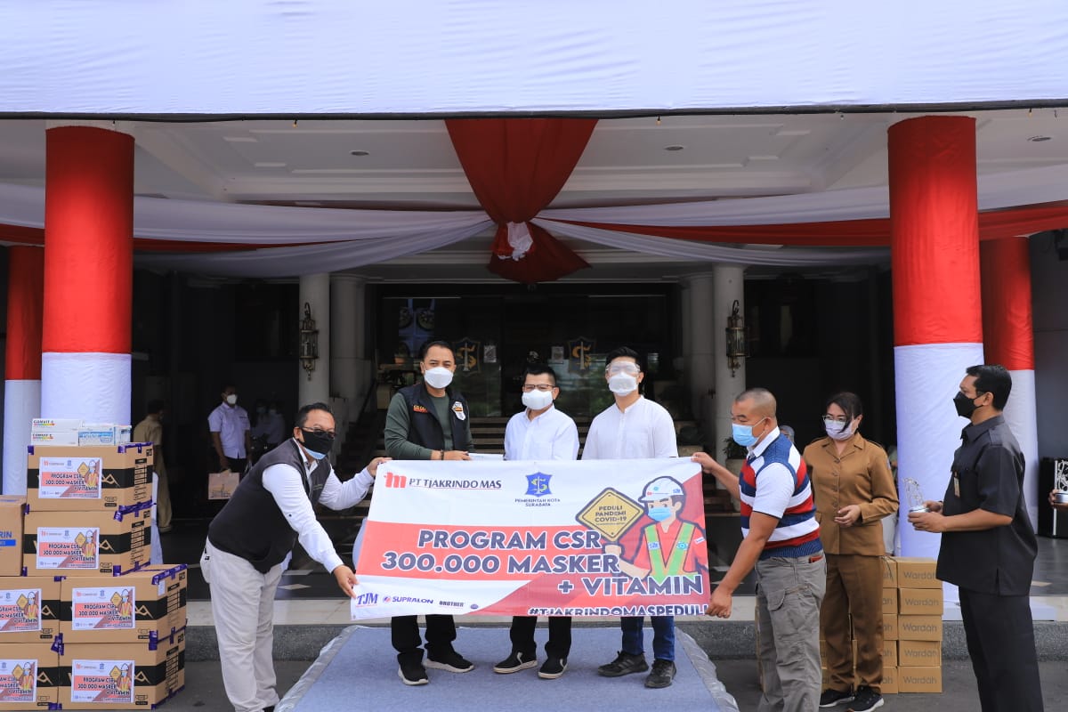 Terima Bantuan Vitamin dan Hand Sanitizer, Wali Kota Eri Cahyadi: Untuk Nakes dan Relawan Surabaya Memanggil