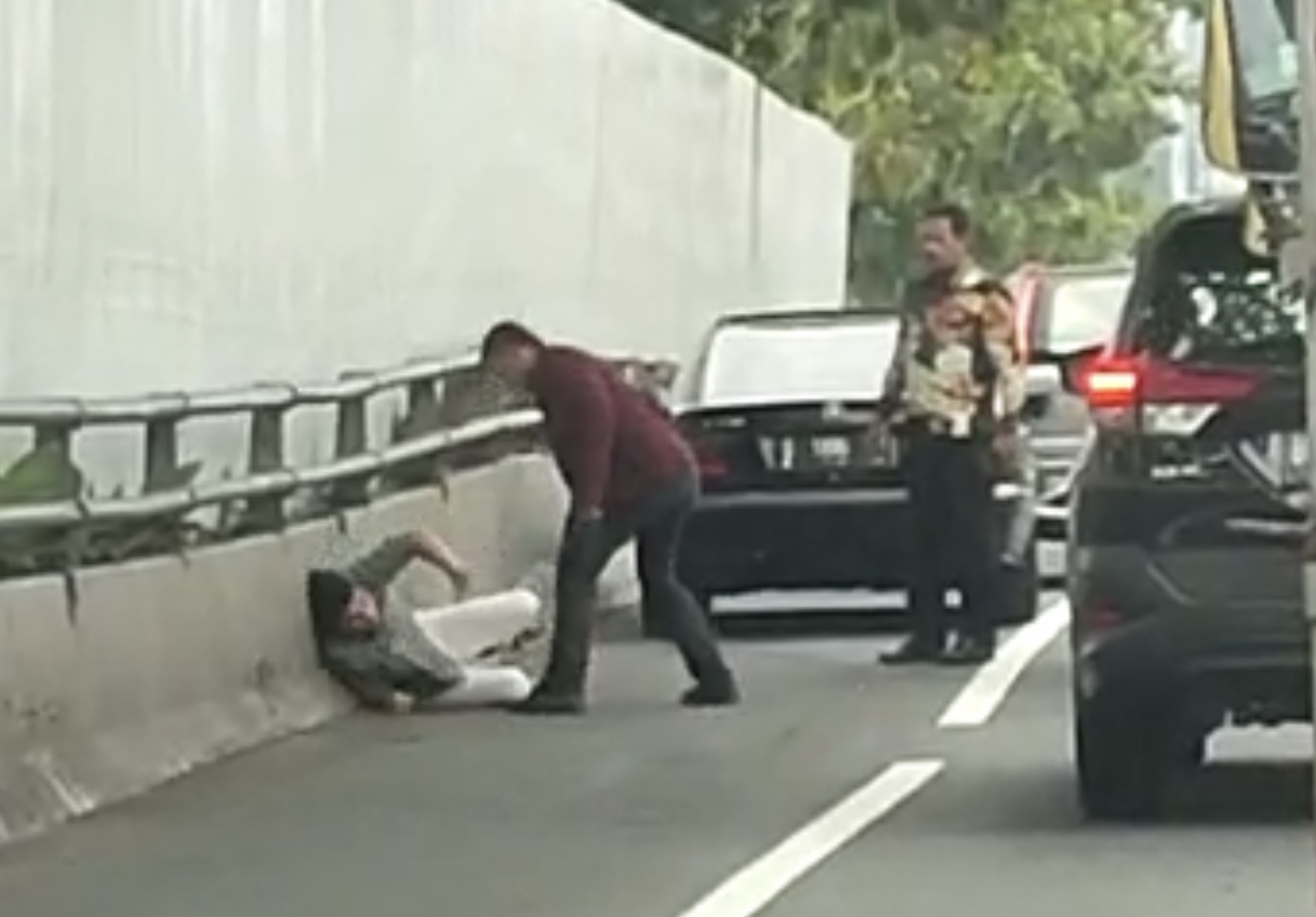 Video Viral, Justin Frederick Anak Anggota DPR Indah Kurnia Jadi Korban Penganiayaan Di Tol Dalam Kota