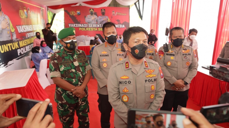 Kapolda Jatim Tinjau Vaksinasi Serentak di Kabupaten Sidoarjo