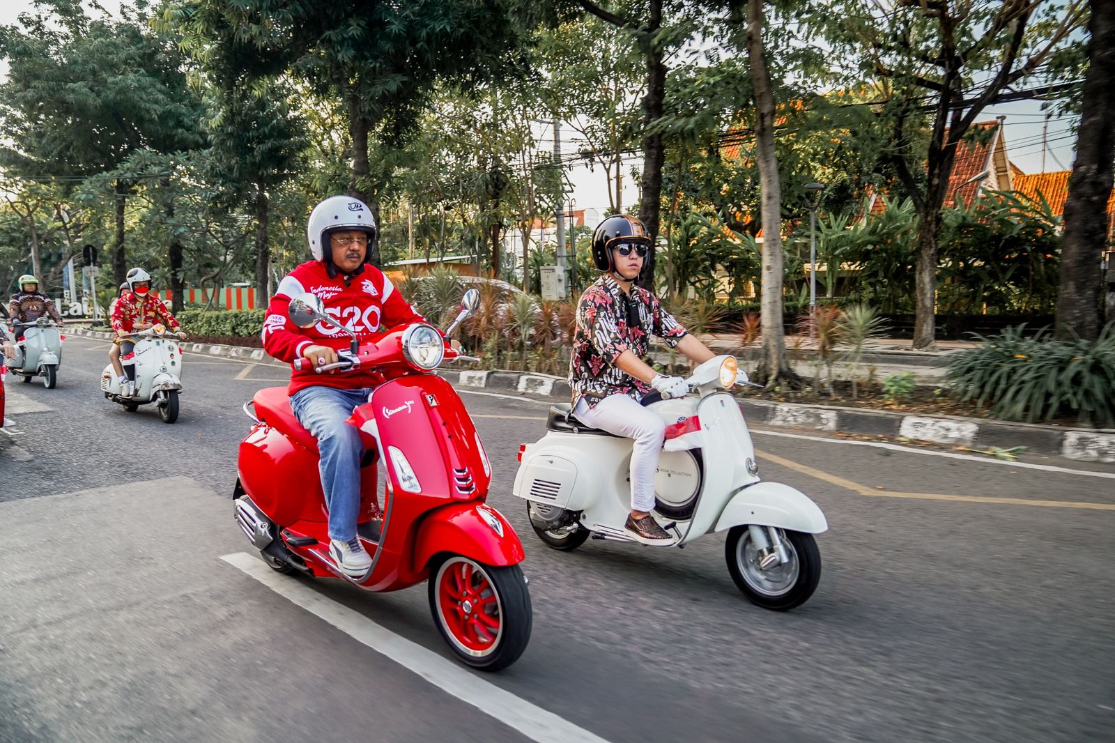Peringati HUT RI Ke 77, Ratusan Vespa Merah Putih Keliling Surabaya Bersama Cak Ji