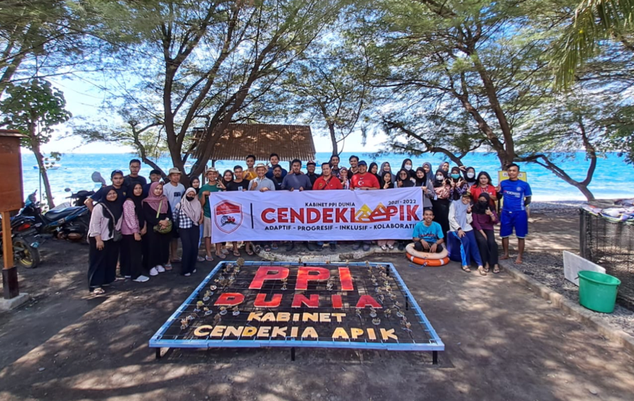 PPI Dunia Tanam Terumbu Karang Untuk Selamatkan Ekosistem Laut Banyuwangi