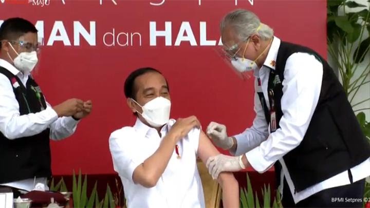 Disuntik Pertama Vaksin Sinovac, Ini yang Dirasakan Jokowi