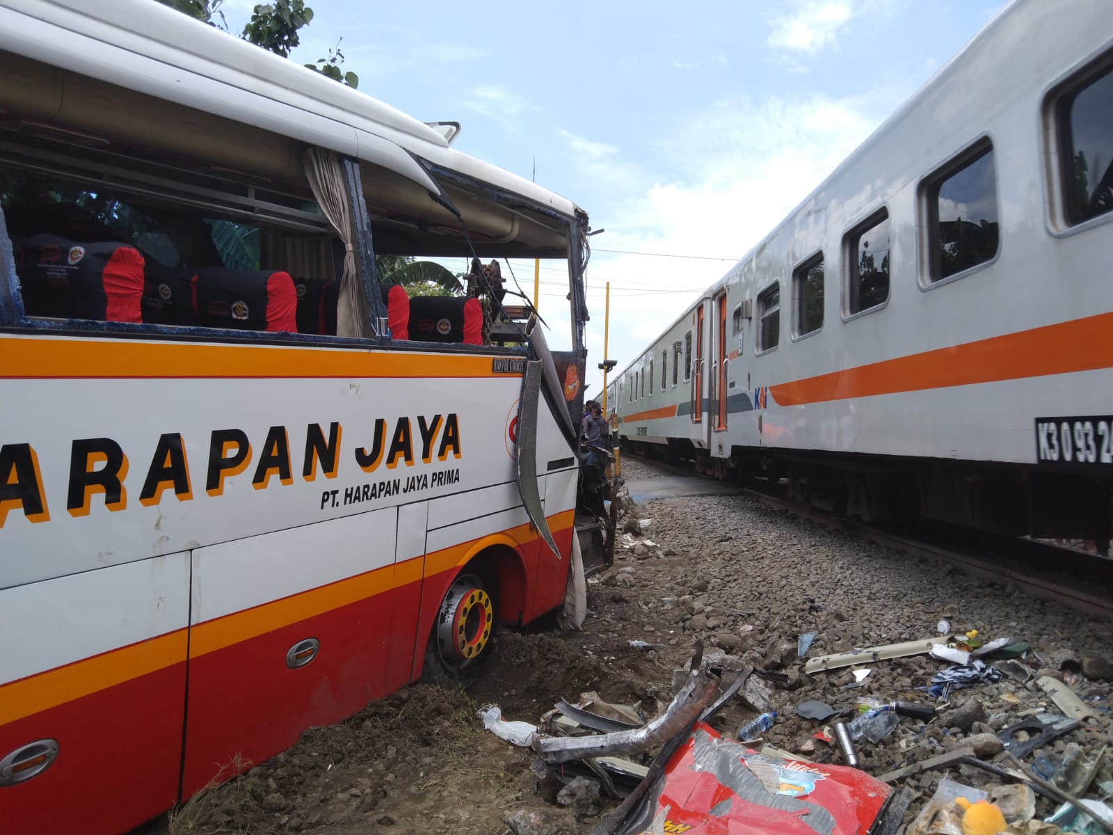 Pengemudi Bus Maut VS KA Divonis 10 Bulan, JPU Pikir-Pikir