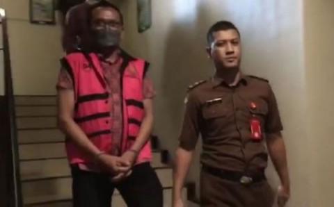 Jalani Pemeriksaan, FE Tersangka Penjual Barang Sitaan Satpol PP Surabaya Seret 9 Nama