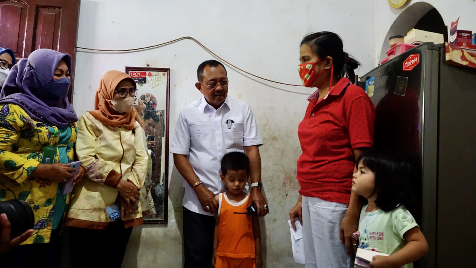 Diberitakan Campur Susu Formula Dengan Air Tajin, Febrina Cornelia Didatangi Wakil Walikota Surabaya Armuji