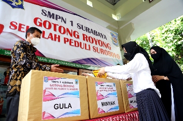 Aksi Sosial Pelajar SMP Bantu Pemkot Surabaya Tangani Pandemi Covid-19