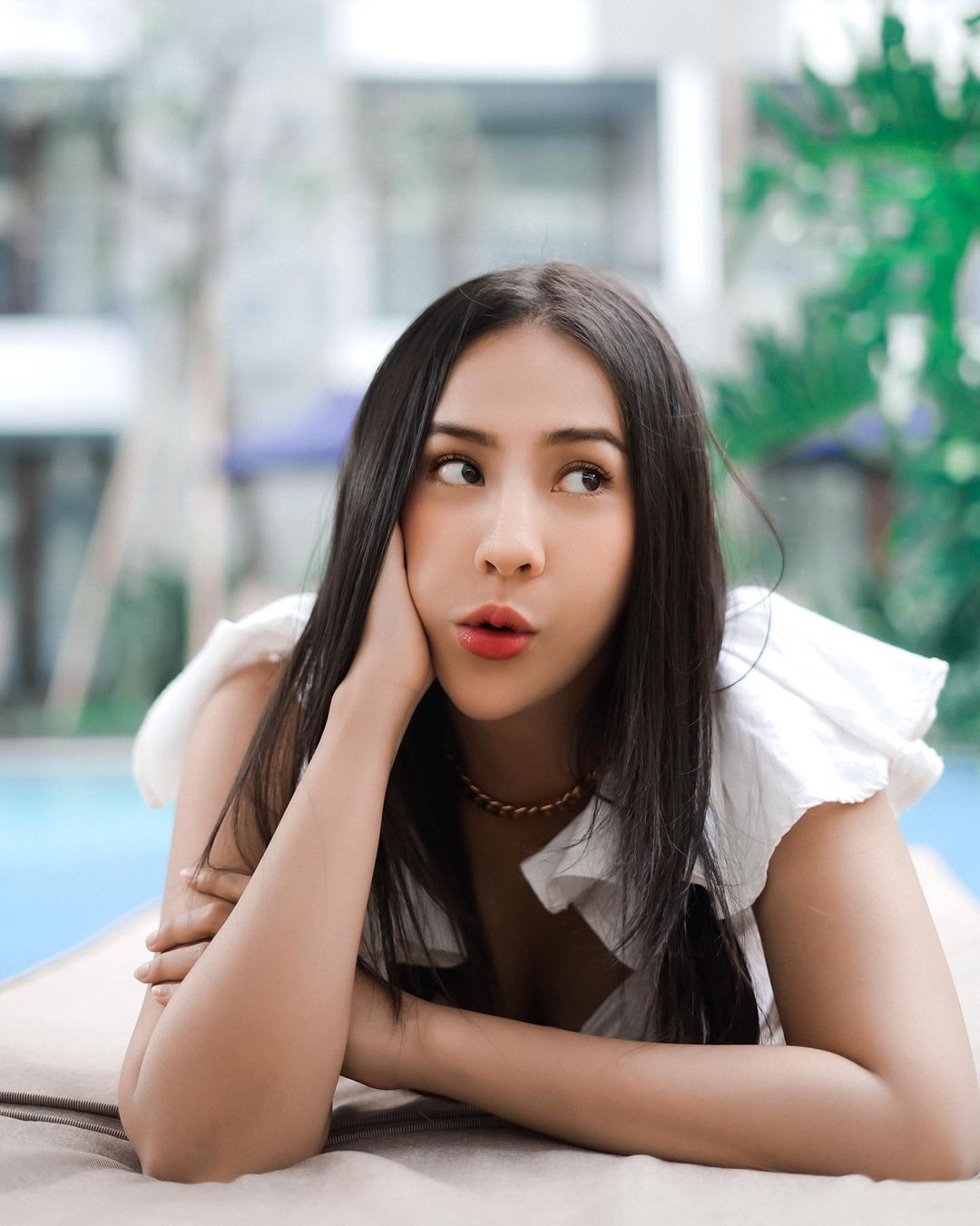 Tanda Merah di Bahu dan Lengan Anya Geraldine Ini Apa Ya?