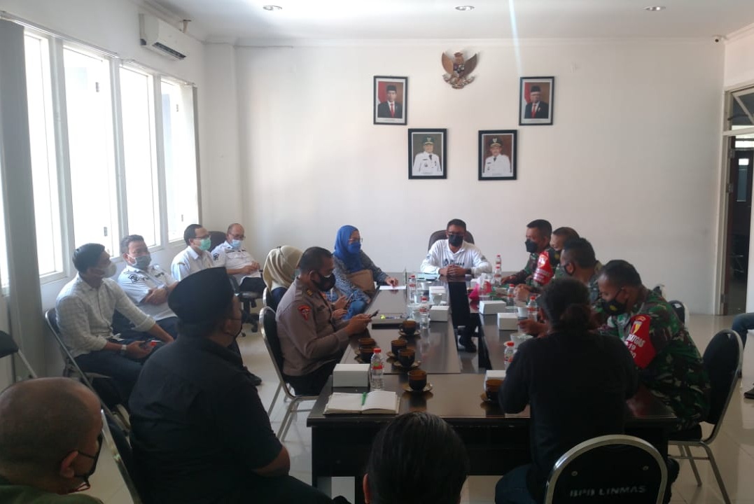 Jam Dibatasi, Paguyuban Warkop Surabaya Ancam Buka Lapak di Balai Kota