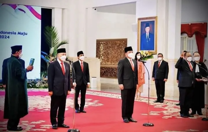 Lantik Menteri Baru, Presiden : Kita Lihat Pengalaman Dan Rekam Jejak