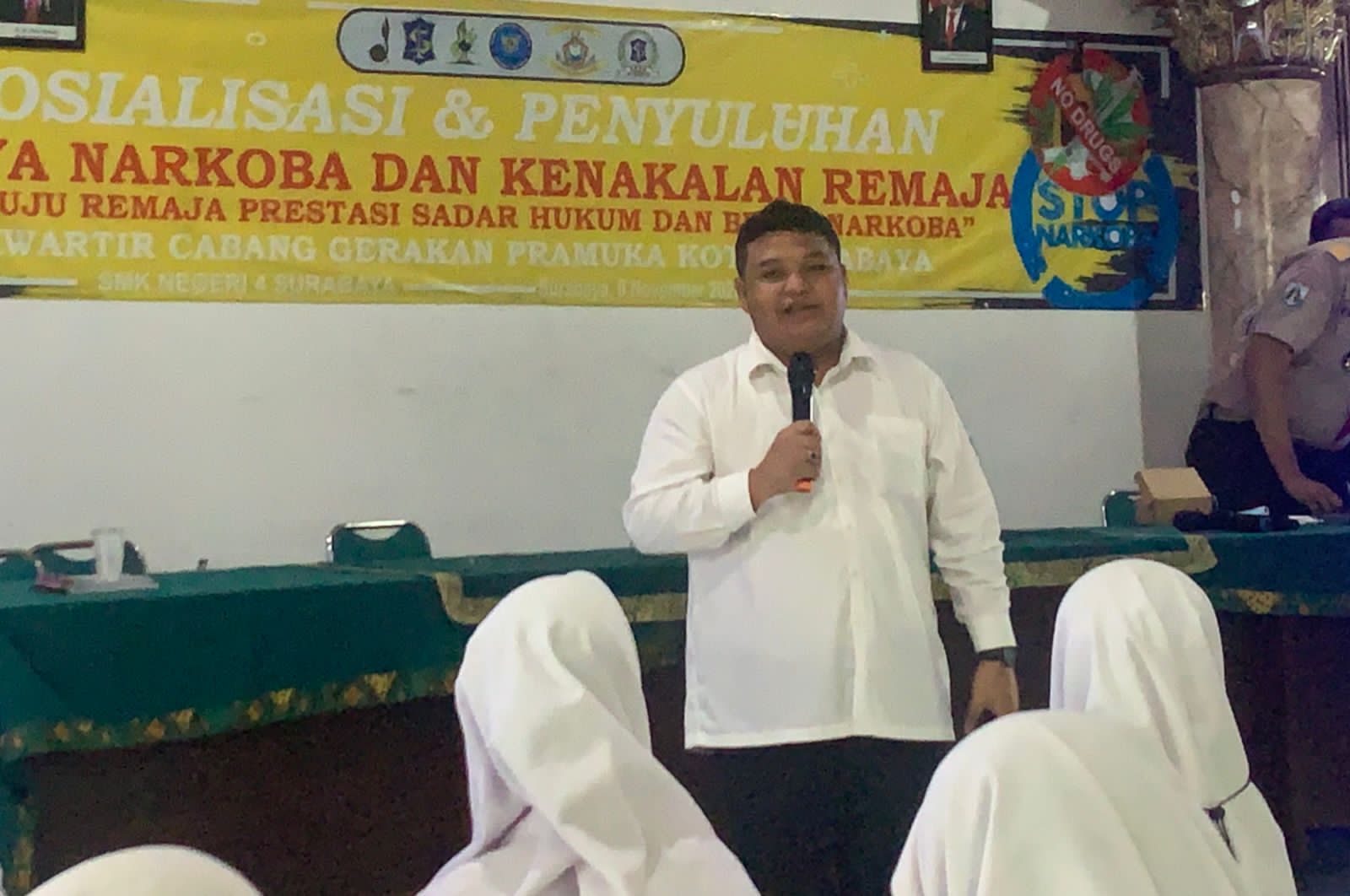 Fenomena Tawuran Dan Gangster, Wakil Sekretaris DPC PDIP Achmd hidayat Sebut Pemasangan CCTV Di Kampung Efektif Menjadi Langkah Pencegahan