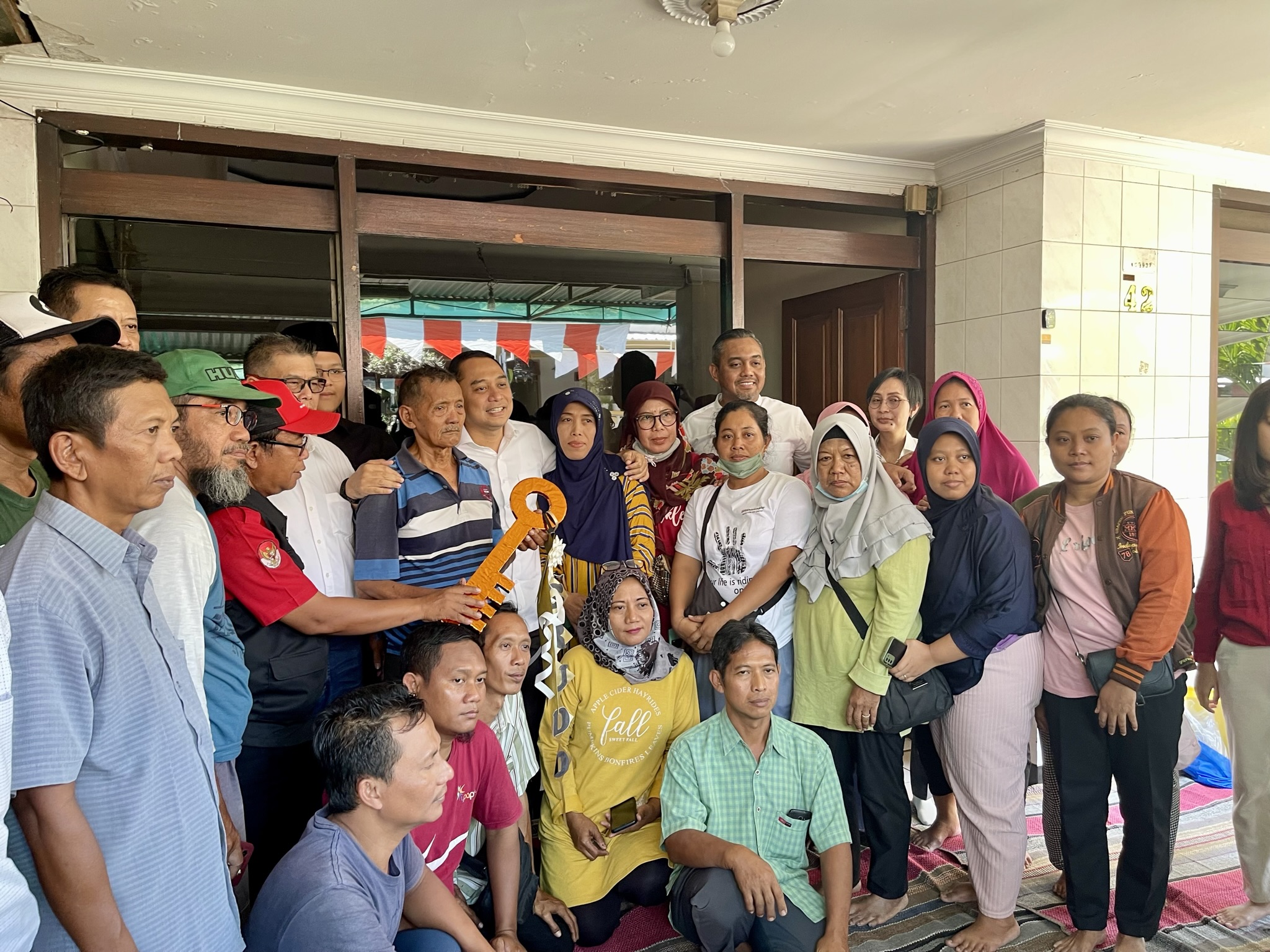 Ikut Rasakan Kesedihan, Walikota Eri Cahyadi Siapkan Rusun Grudo Untuk Warga Dukuh Pakis Yang Tergusur