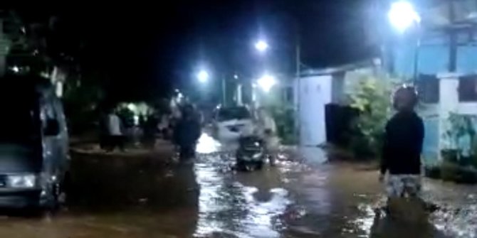 Banjir dan Longsor di Nganjuk, 23 Orang Masih Hilang