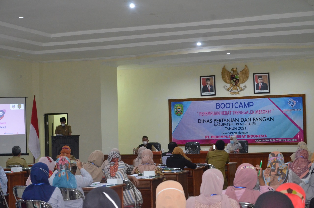 100 Perempuan Trenggalek Dapatkan Pelatihan Berwirausaha